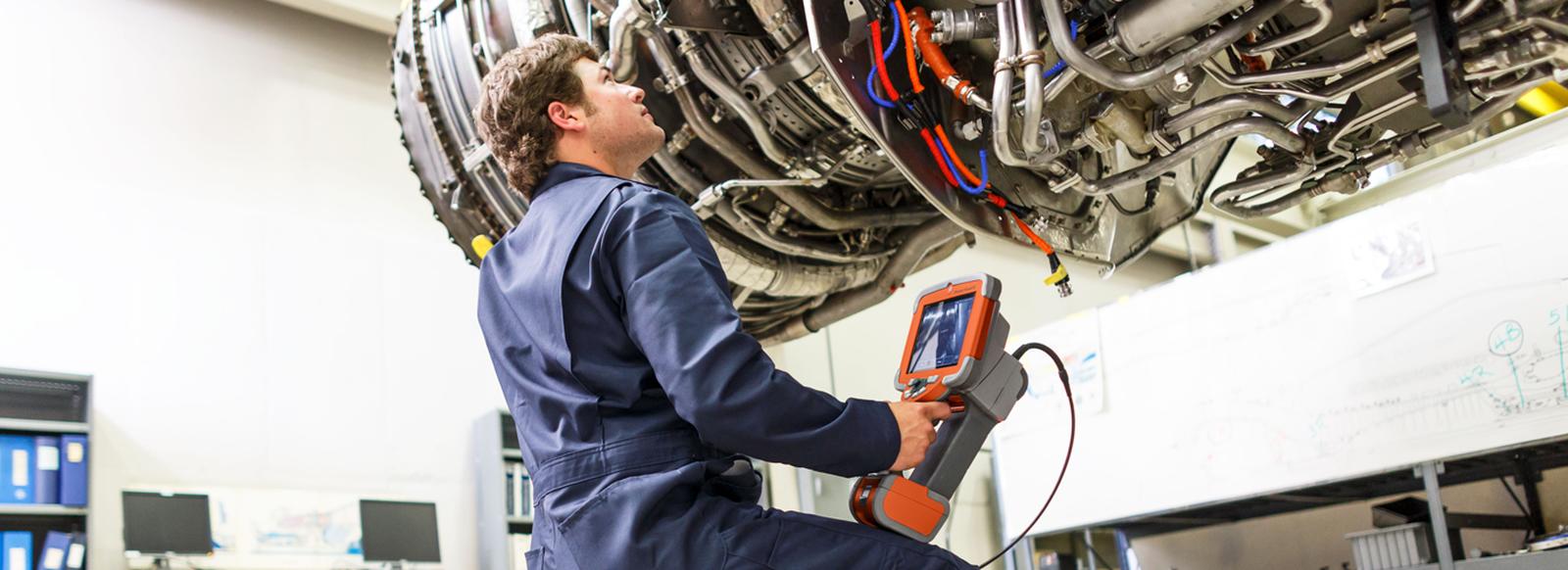 Aircraft engine inspection with a Mentor Visual iQ videoscope